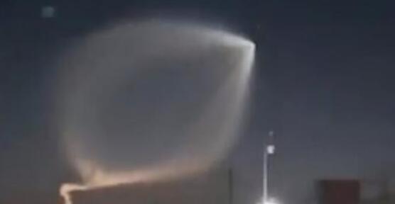 甘肅天空現巨大發(fā)光不明飛行物